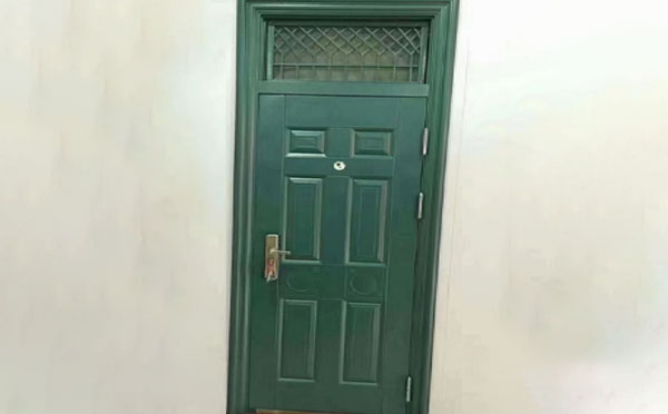 康县学校教室门