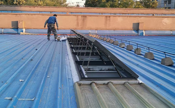 某区域性物流仓储中心康县排烟窗系统安装项目