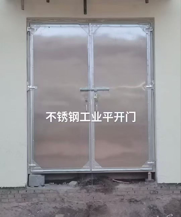 不锈钢康县工业平开门在现代工业场景中的应用实践