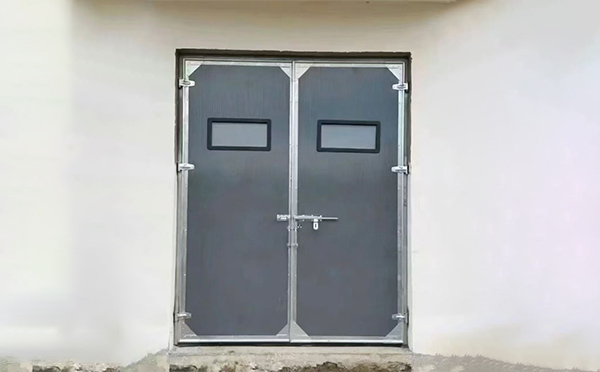 康县工业门在高温作业区域的运行表现